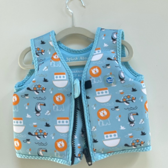 ⛔️SOLD⛔️ Splash About Swim Vest - 2-4yrs, never used - Picture 4 of 4